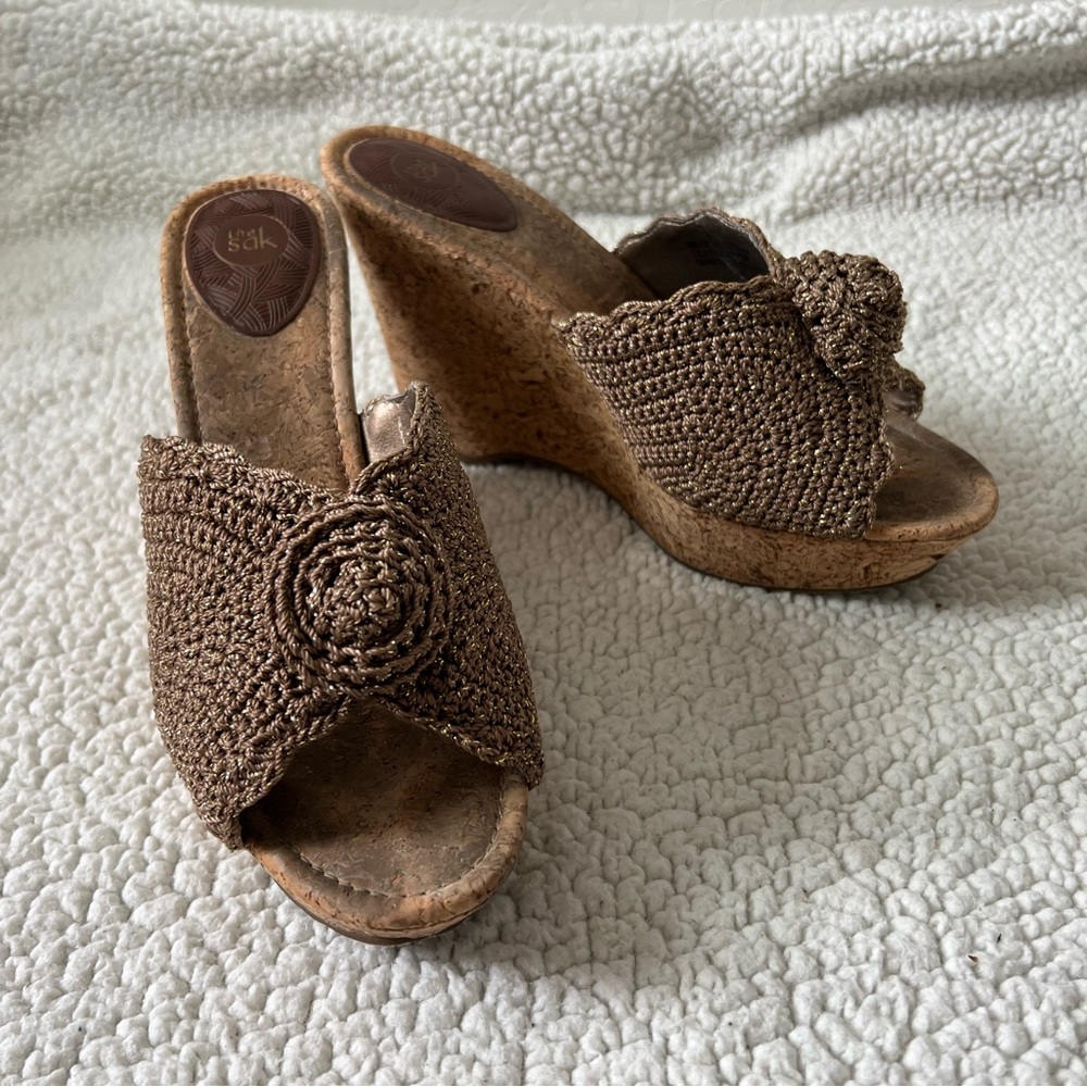 The Sak Wedges